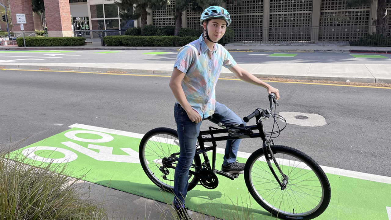 Student cyclist Aerin
