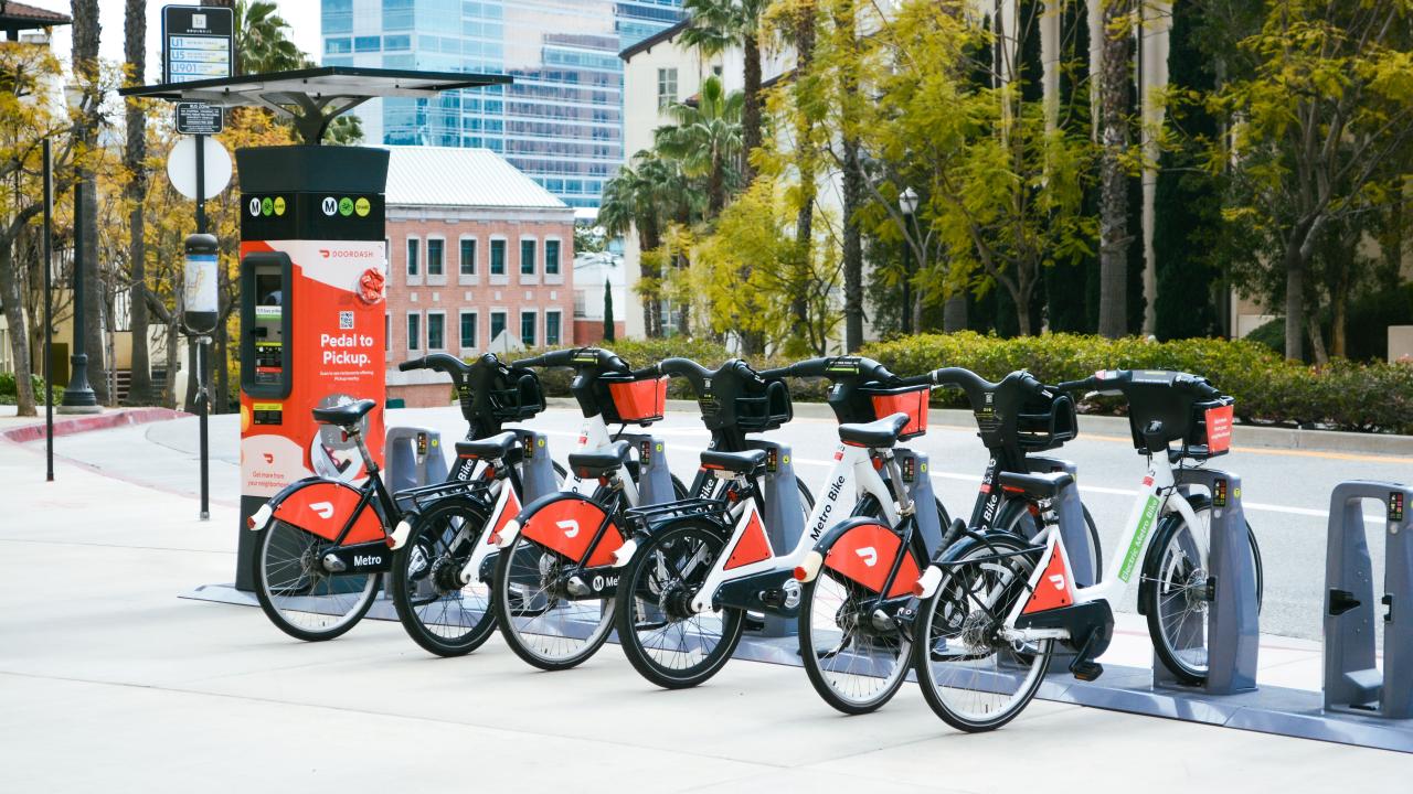 Metro Bike Share Station at Weyburn Terrace